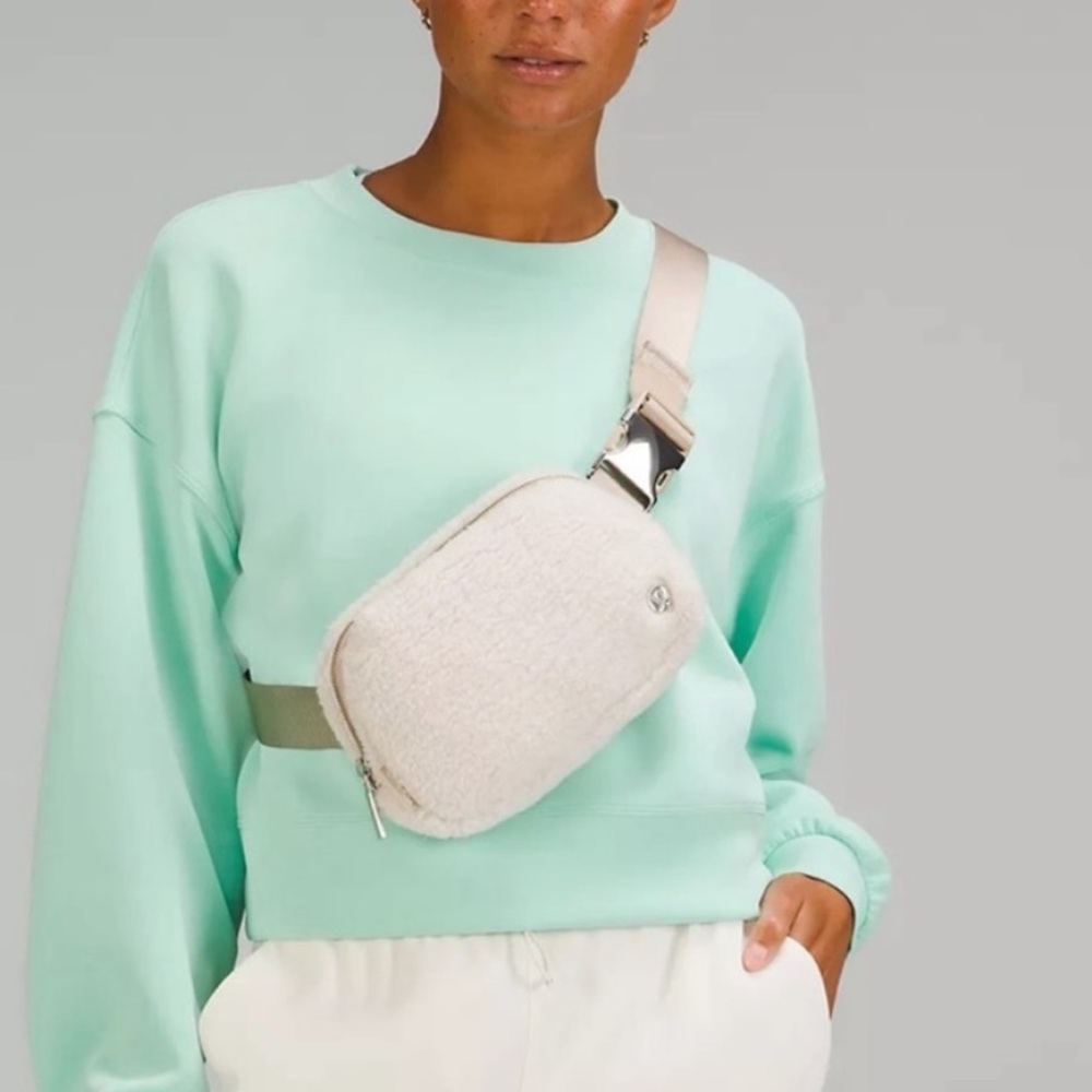 Lululemon Everywhere Belt Bag 1L Fleece